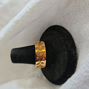 Stainless steel floral ring, size 7